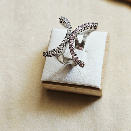925 statement ring with white and pink zircon
