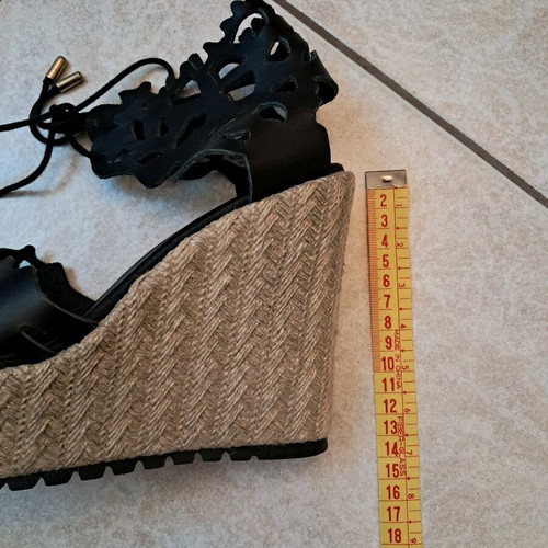 Leather platform shoes size 39 like new, black