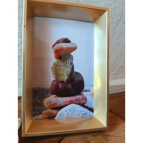 Decorative photo frame with 10x15cm printed picture