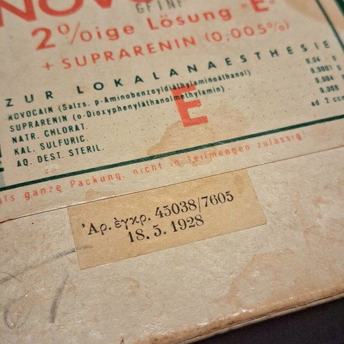 Novocain 1928 collectible medicine box like new
