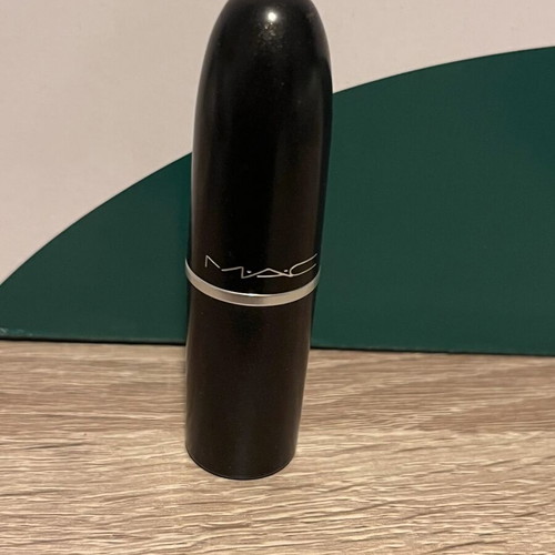 Mac Diva lipstick like new