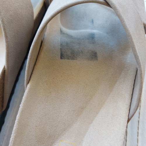 Only sandals with anatomical insole, beige, like new