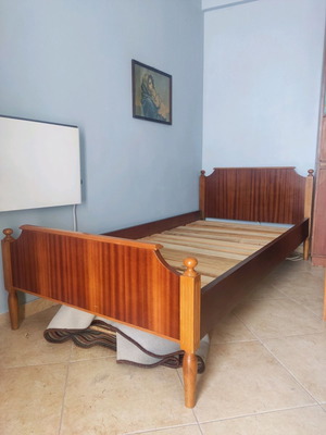 Ξύλινο κρεβάτι μονό μεταχειρισμένο 2 μ × 1 μ