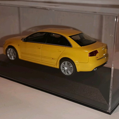 Audi RS4 1/43 συλλεκτικό μοντέλο καινούργιο