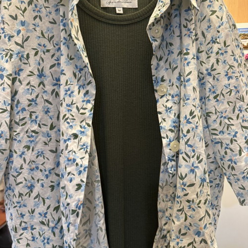 Benetton shirt medium multicolor like new with floral pattern