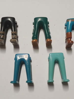 Playmobil legs set of 5 used