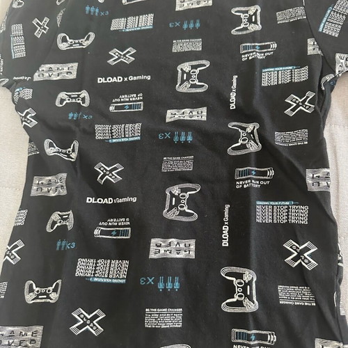 Video game t-shirt pack of 2 for 5 years old, like new