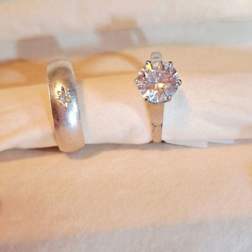 Set of 2 silver rings used
