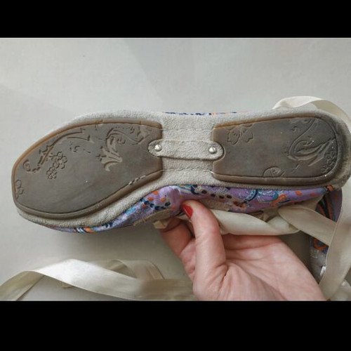 Ethnic ballet flats used, purple with ribbons, size 37