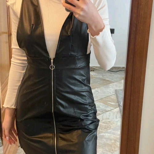 Leather dress small with zipper in excellent condition