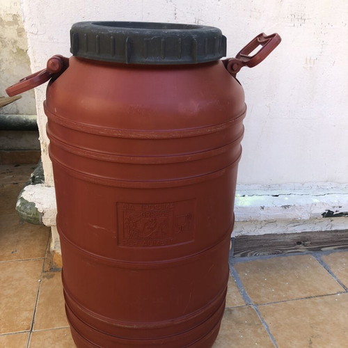 Plastic oil containers 60 and 75 liters