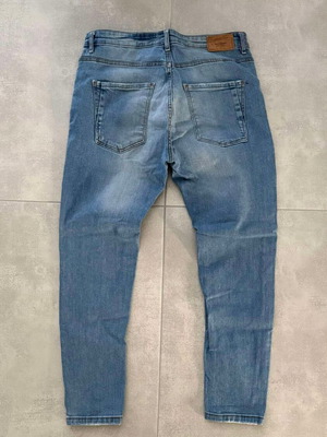 Pull and Bear jeans size 31 like new, blue