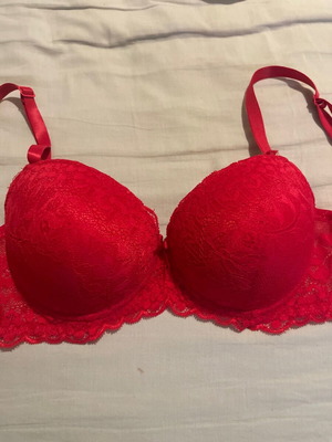 Bra 85B with full padding red new