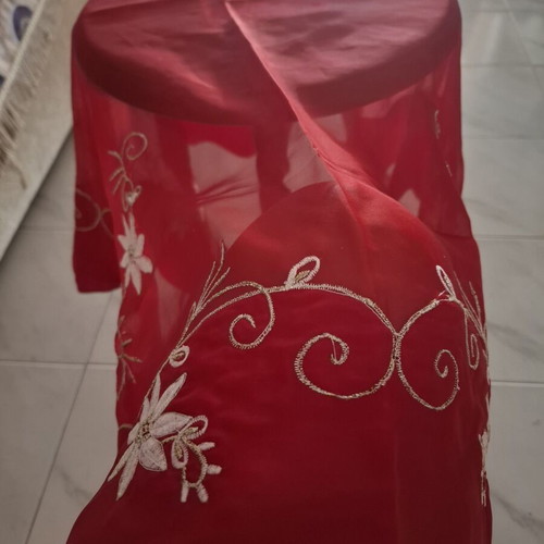 Red round tablecloth