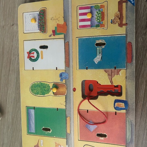 Baby learning puzzles used, 10 wooden cards