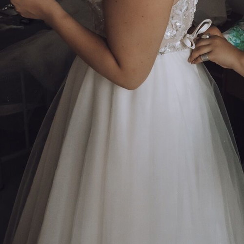 Loretti wedding dress like new, ivory white, one size