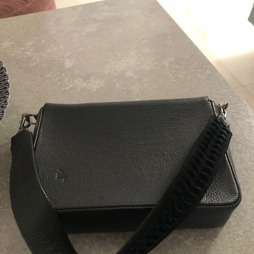 Parkhouse leather shoulder bag like new, black 20x26 cm