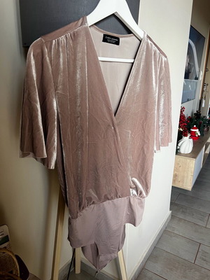 Zara bodysuit used pink velvet size M