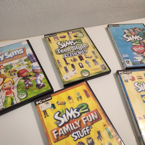 Sims 2 Collection used for PC, includes Pets disk 1