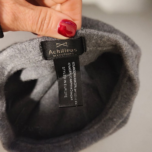 Grey mini fitted dress with beautiful texture and beret gift