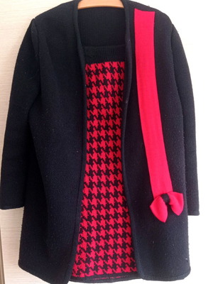 Knitted suit and sweater used, medium, black and red