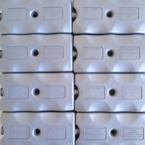 Mediline ice packs set of 8 hard plastic like new, 24+ hours