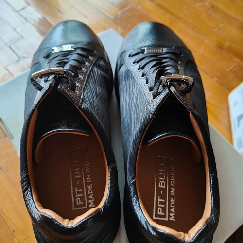 Pitbull leather sneakers size 43 like new, black