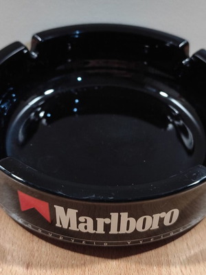 Marlboro ceramic ashtray used, vintage advertising