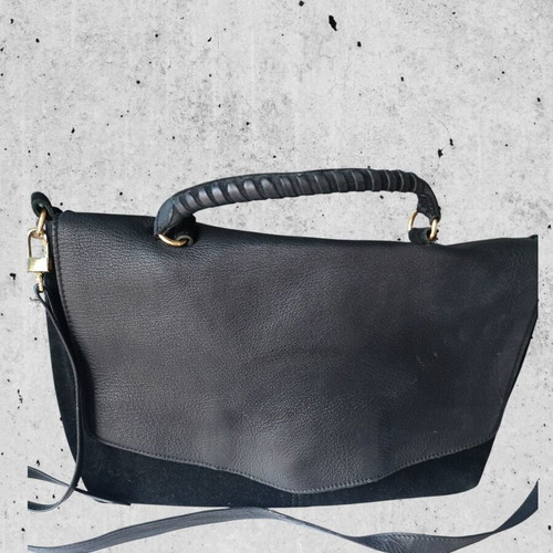 Kiomi black leather briefcase like new
