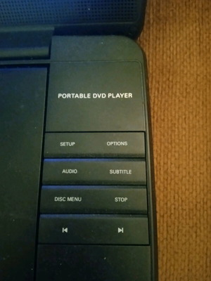 Philips φορητό DVD player σαν καινούργιο με αυθεντική συσκευασία και 2 φορτιστές