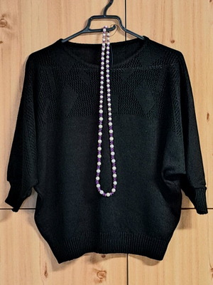 Blouse with lace