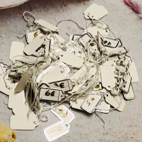 Price tags used, pack of 206, silver color