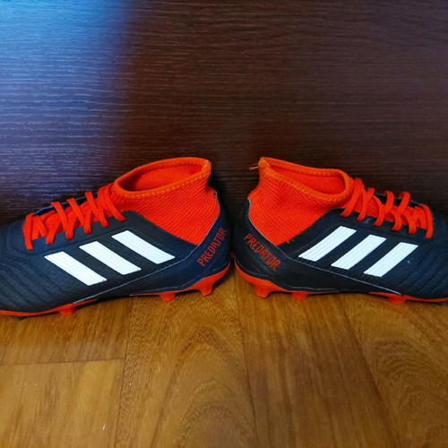 Adidas Predator football shoes size 42 new, black with plastic studs