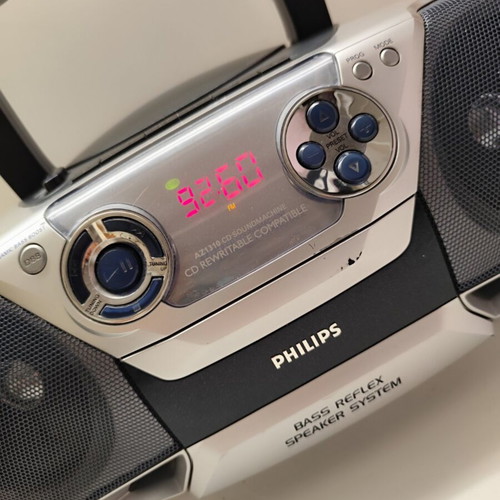 Philips AZ1310 Boombox portable radio used, digital tuner only