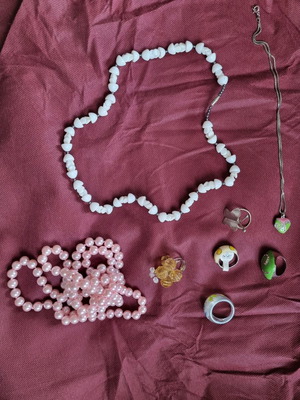 Mix n match jewelry like new, various faux bijoux