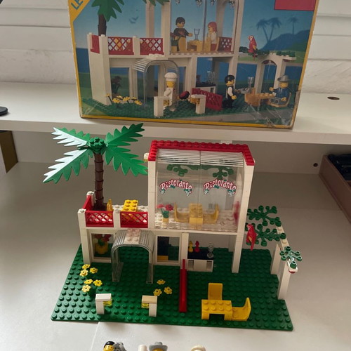 Lego 6376 Breezeway Cafe used vintage set with box and instructions