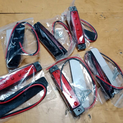 Red 12v led like new, set of 6 pieces