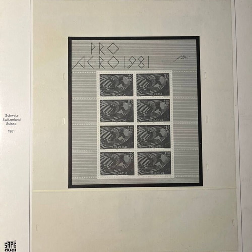 Safe Dual Stamp Album like new with 34 presentation pages