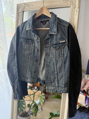 Maison Scotch denim jacket με δερμάτινα μανίκια μέγεθος S σαν καινούργιο