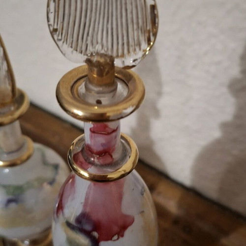 Set of 2 glass perfume bottles like new, decorative