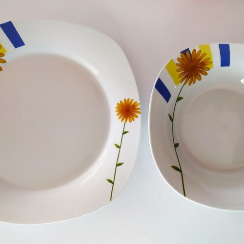 Modern Life serving plates used, set of 2 pieces
