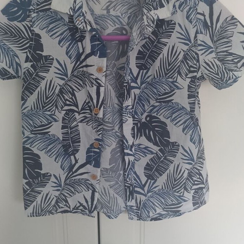 Boys' shirt H&M blue leaves like new, size 104-110 cm, age 3-4