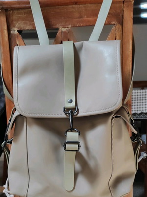 Rains Cargo backpack like new, waterproof, grey-beige
