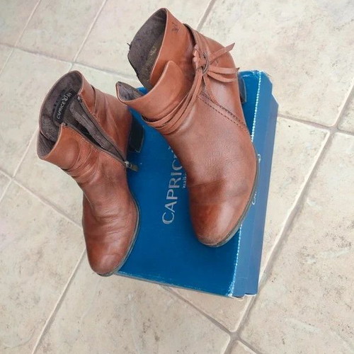 Caprice leather ankle boots size 38.5 used, cognac color