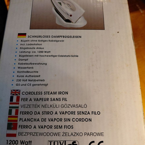 Art Land cordless iron new