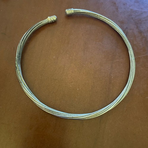 Necklace like new, silver color, 12 cm diameter