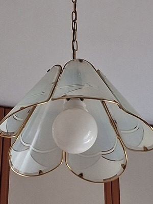 Ceiling light in excellent condition