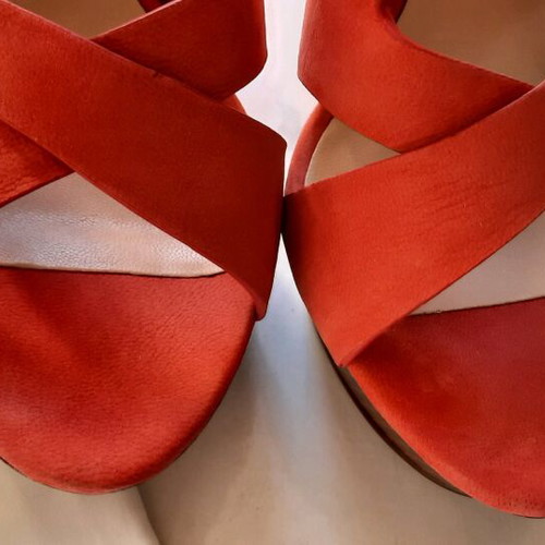 Guess sandals new, size 39, coral color with dust bag