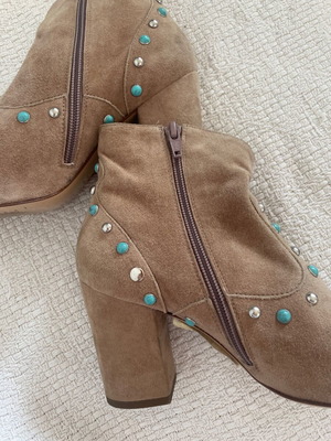 Les Trois Garcons handmade ankle boots 37 suede cigar color with silver and turquoise details