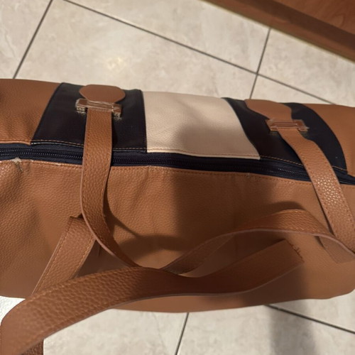 Elegant Tricolor Travel Bag like new, tan black beige